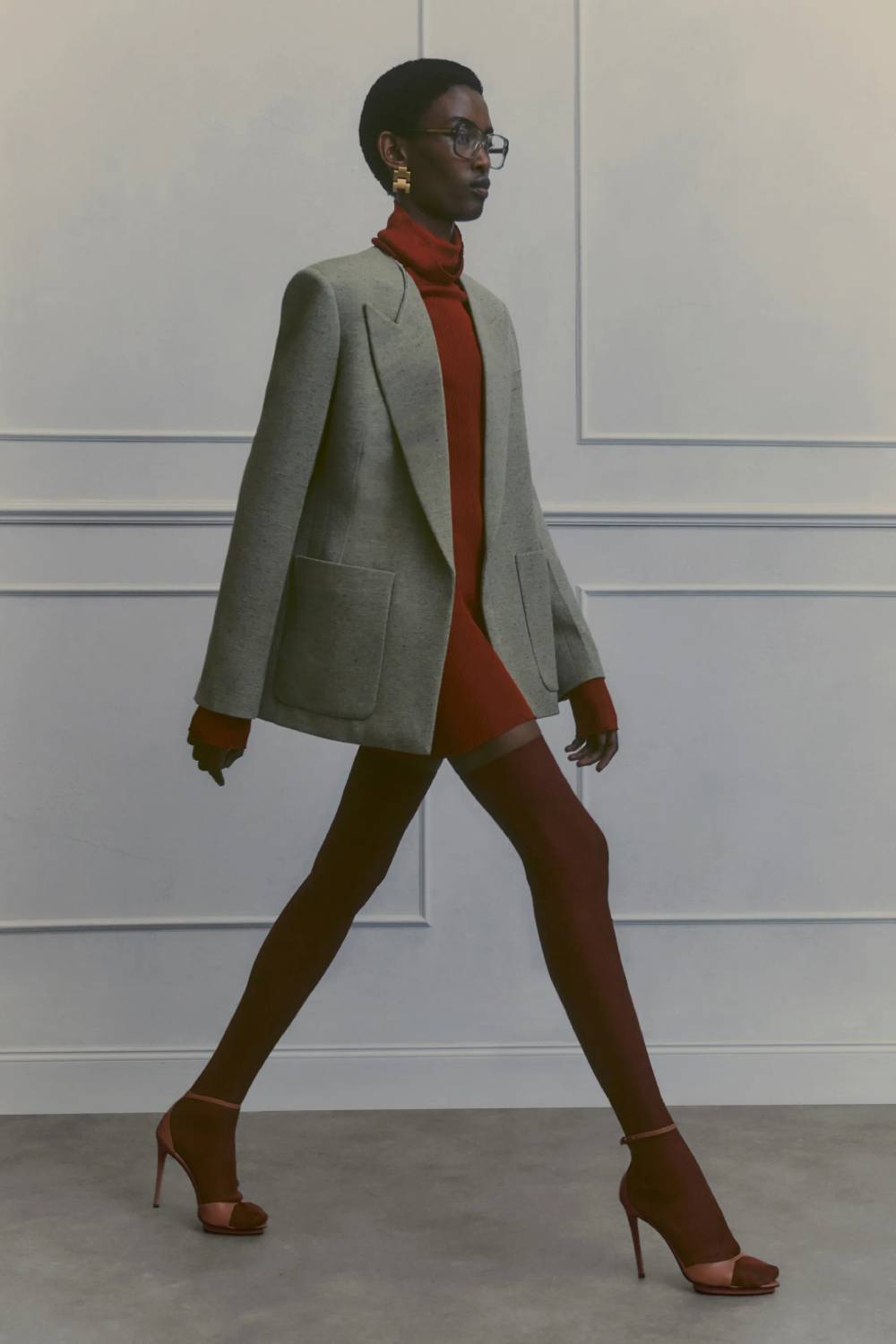 Victoria Beckham: assimetria e elegância são destaques do resort 2024 da marca