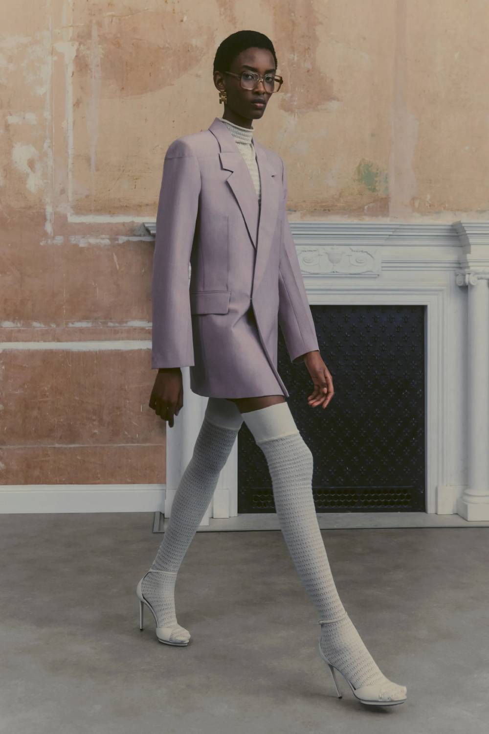 Victoria Beckham: assimetria e elegância são destaques do resort 2024 da marca