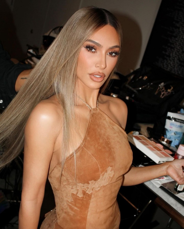 Kim Kardashian clareou seus fios | Foto: Reprodução / Instagram