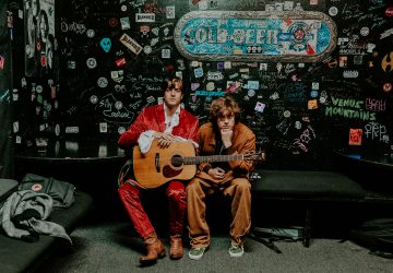 Da esq. para a direita: Fernando Siqueira e Fernando Grostein ou FernandoS, como anuncia o projeto musical