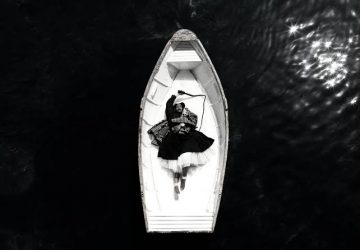 Água: Mohau Modisakeng